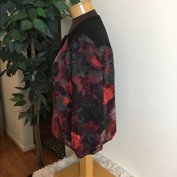 LILY Rose semi sheer XL keyhole front blouse - Picture 4 of 16